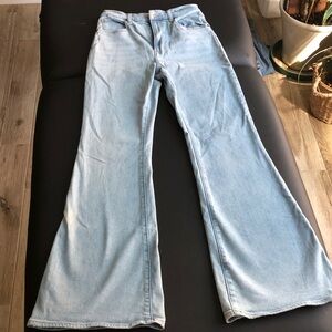 Abercrombie & Fitch Light Blue Ultra Flare Jeans size 27